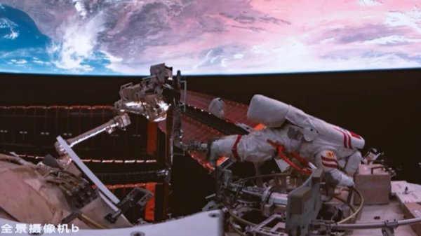 捷希源配资 “大家一起吹吹牛，你却默默争一流”